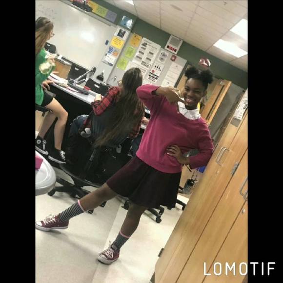 Meet your Posher, Netia - Picture 1 of 1